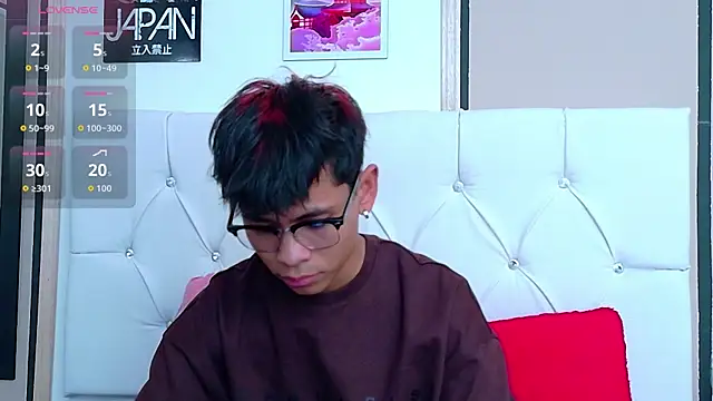 Snapshot of Ethan_Westt chatting on November 2025 08:46:02 PM Ethan Westt online show from November 2025 08:46:02 PM