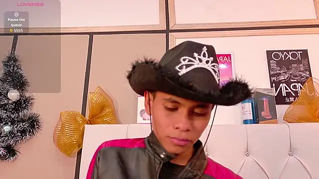 Ethan Westt online show from January 2026 08:24:02 PM