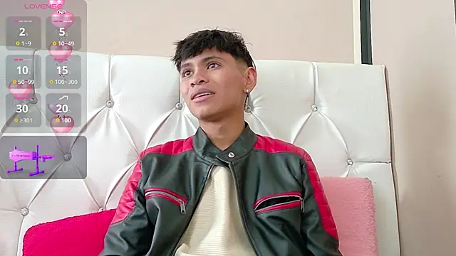 Snapshot of Ethan_Westt chatting on October 2025 08:41:02 PM Ethan Westt online show from October 2025 08:41:02 PM