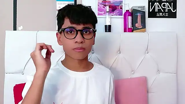 Ethan Westt online show from February 2026 08:25:01 PM