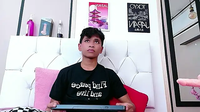 Ethan Westt online show from February 2026 08:26:01 PM