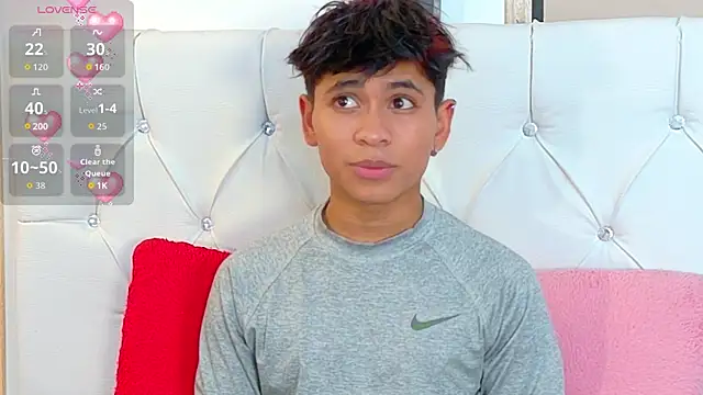 Snapshot of Ethan_Westt chatting on November 2025 08:46:01 PM Ethan Westt online show from November 2025 08:46:01 PM