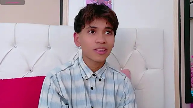 Ethan Westt online show from April 2026 08:32:02 PM