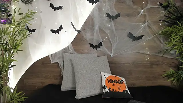 mia lacy  online show from November 2025 07:41:02 PM