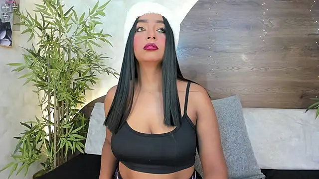 mia lacy  online show from December 2025 07:59:01 PM