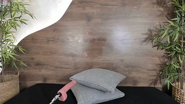 mia lacy  online show from December 2025 07:30:01 PM