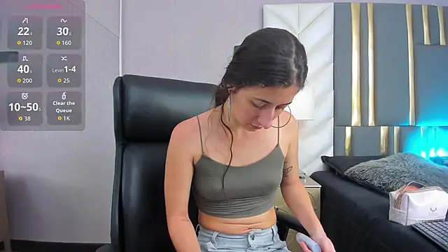 SaraJonness online show from November 2025 12:41:01 PM