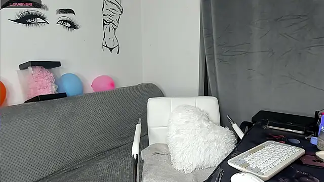 Snapshot of EvelynHais chatting on September 2025 06:57:02 PM EvelynHais online show from September 2025 06:57:02 PM