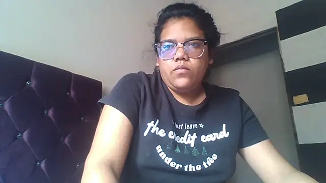 Valeria Tiffany online show from October 2025 05:55:02 PM