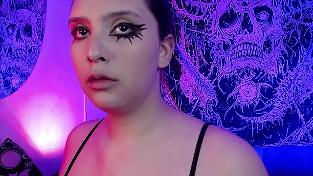 Snapshot of mikaskullcs chatting on November 2025 10:31:02 PM mikaskullcs online show from November 2025 10:31:02 PM