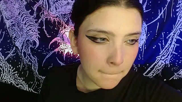 Snapshot of mikaskullcs chatting on December 2025 09:47:01 PM mikaskullcs online show from December 2025 09:47:01 PM