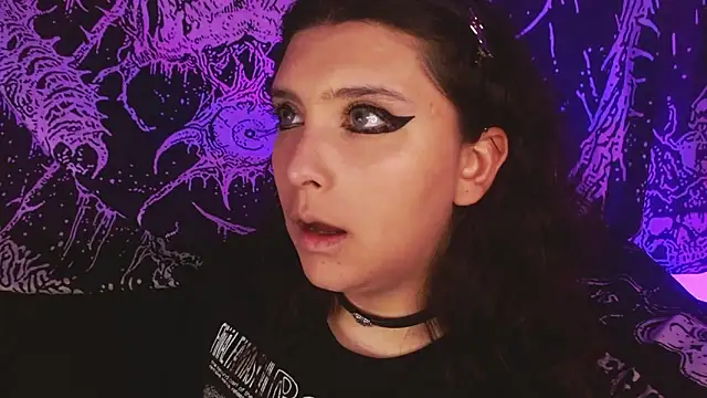 Snapshot of mikaskullcs chatting on November 2025 10:10:01 PM mikaskullcs online show from November 2025 10:10:01 PM