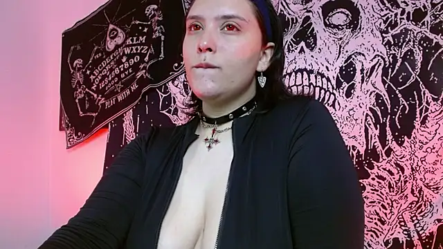 mikaskullcs online show from February 2026 09:47:01 PM