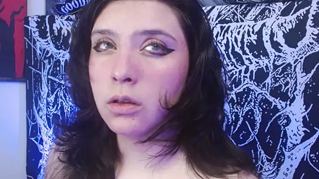 mikaskullcs online show from September 2025 01:27:02 AM