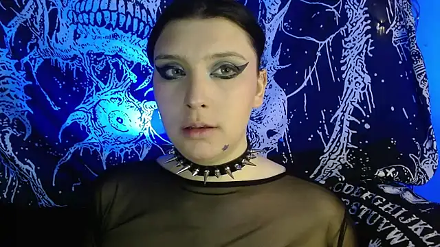 Snapshot of mikaskullcs chatting on December 2025 09:01:02 PM mikaskullcs online show from December 2025 09:01:02 PM