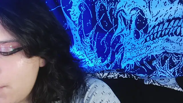 mikaskullcs online show from September 2025 04:33:01 AM