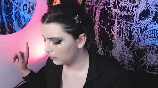 mikaskullcs online show from March 2026 09:33:02 PM