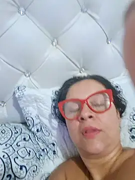 Amadamilf1980 online show from October 2025 04:36:01 AM
