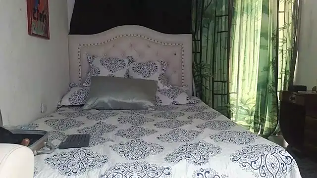 Amadamilf1980 online show from February 2026 02:52:01 PM