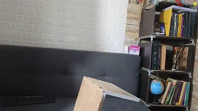 Amadamilf1980 online show from May 2026 10:42:01 PM