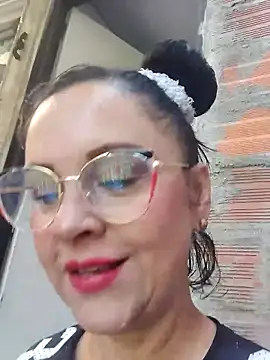 Amadamilf1980 online show from May 2026 02:20:01 PM