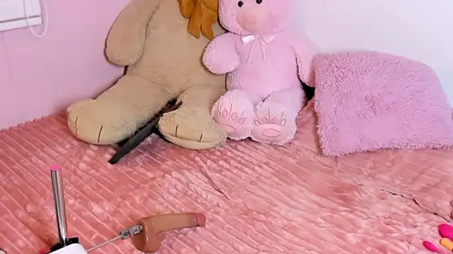 BritanyLin   online show from November 2025 06:24:02 AM