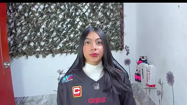 Sarahbrowm  online show from November 2025 09:58:02 PM