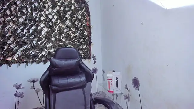 Sarahbrowm  online show from September 2025 04:50:01 PM