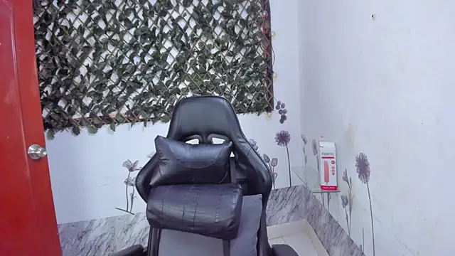 Sarahbrowm  online show from September 2025 06:30:01 PM