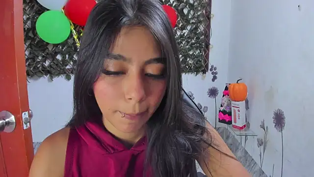 Sarahbrowm  online show from October 2025 07:46:01 PM