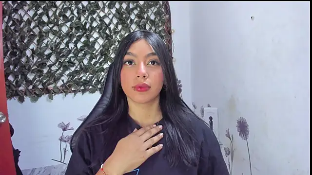 Sarahbrowm  online show from October 2025 06:31:02 PM