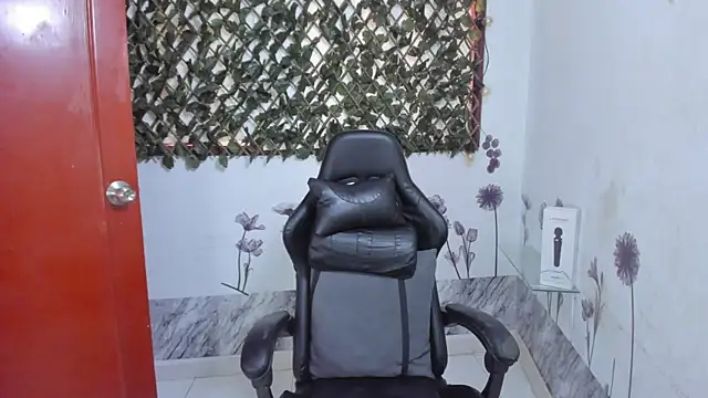 Sarahbrowm  online show from September 2025 04:36:01 PM