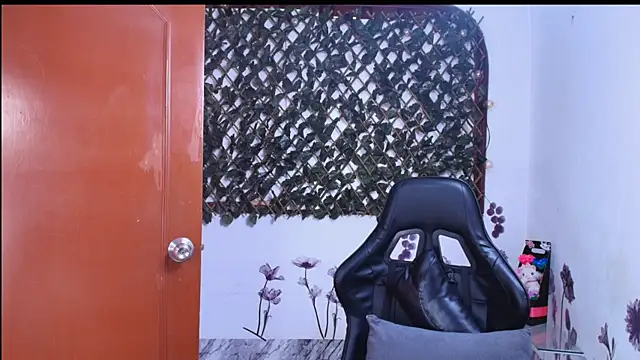 Sarahbrowm  online show from December 2025 08:34:02 PM