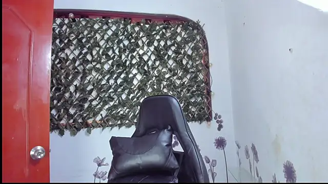 Sarahbrowm  online show from September 2025 05:52:02 PM