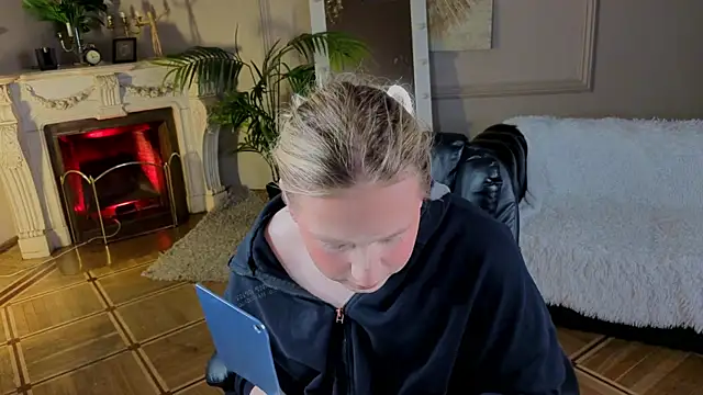 Snapshot of Jes_Solar chatting on November 2025 10:02:01 PM Jes Solar online show from November 2025 10:02:01 PM