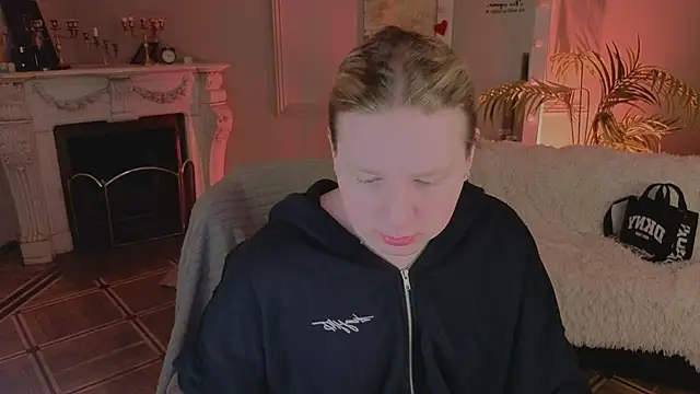 Jes Solar online show from March 2026 10:37:02 PM