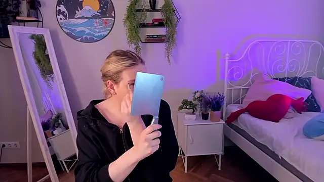 Jes Solar online show from October 2025 12:06:02 PM