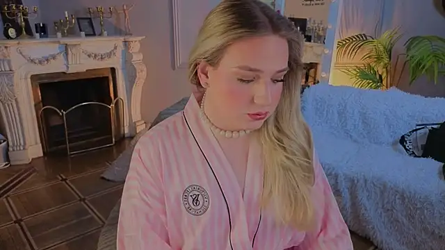 Jes Solar online show from April 2026 10:38:02 PM