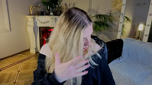 Snapshot of Jes_Solar chatting on November 2025 09:07:01 PM Jes Solar online show from November 2025 09:07:01 PM