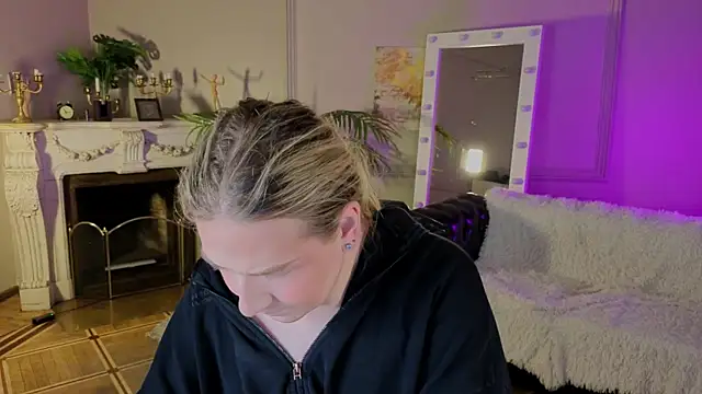 Snapshot of Jes_Solar chatting on November 2025 10:03:02 PM Jes Solar online show from November 2025 10:03:02 PM