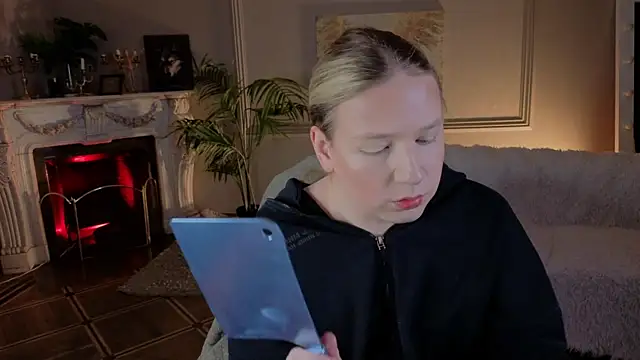 Snapshot of Jes_Solar chatting on November 2025 10:02:02 PM Jes Solar online show from November 2025 10:02:02 PM