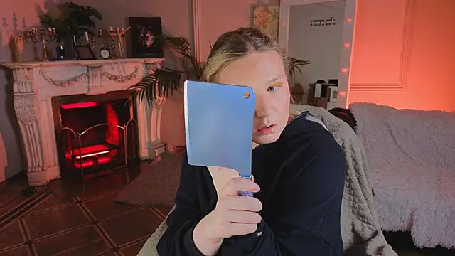 Snapshot of Jes_Solar chatting on November 2025 06:19:02 PM Jes Solar online show from November 2025 06:19:02 PM