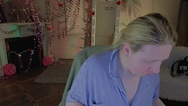 Jes Solar online show from March 2026 10:17:01 PM