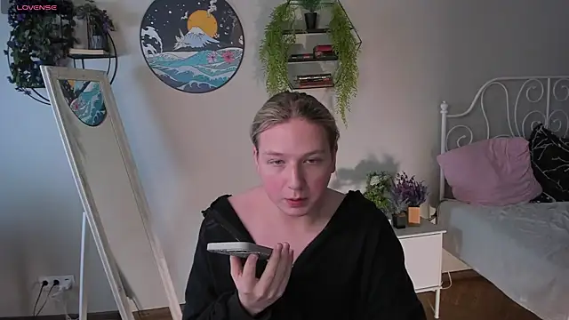 Jes Solar online show from October 2025 02:28:02 PM