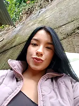 adrianagilton online show from September 2025 02:44:02 PM