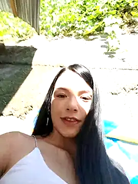 adrianagilton online show from September 2025 02:37:02 PM