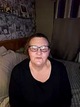 MissQueenBeex online show from February 2026 08:08:02 PM