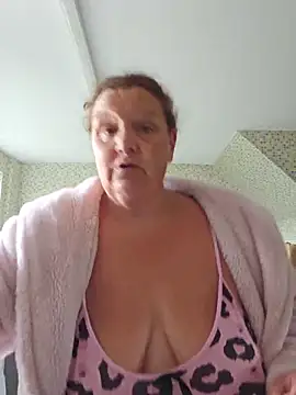 MissQueenBeex online show from June 2026 08:30:02 AM