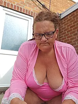 MissQueenBeex online show from June 2026 08:03:01 AM
