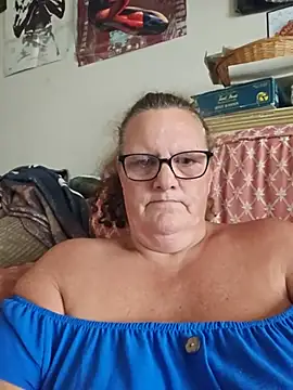 MissQueenBeex online show from July 2026 05:09:01 PM